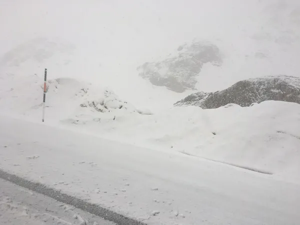 van-bahcesarayda-mayis-ayinda-10-santimetre-kalinliginda-kar-1651396190458.jpg Van Bahçesaray'da mayıs ayında 10 santimetre kalınlığında kar-5