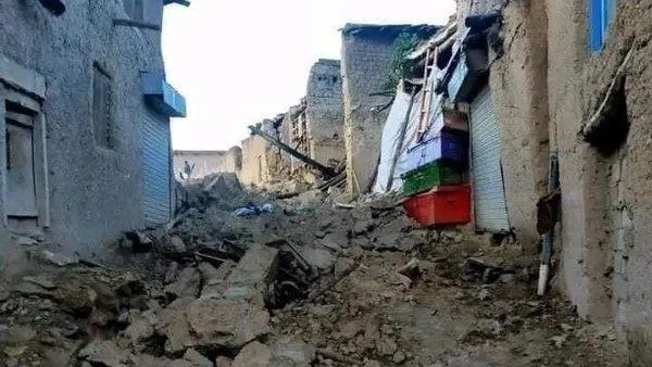 afganistanda-siddetli-deprem-yuzlerce-olu-var-1655888902863.jpeg Afganistan'da şiddetli deprem! Ölü sayısı korkunç boyutlarda...-2