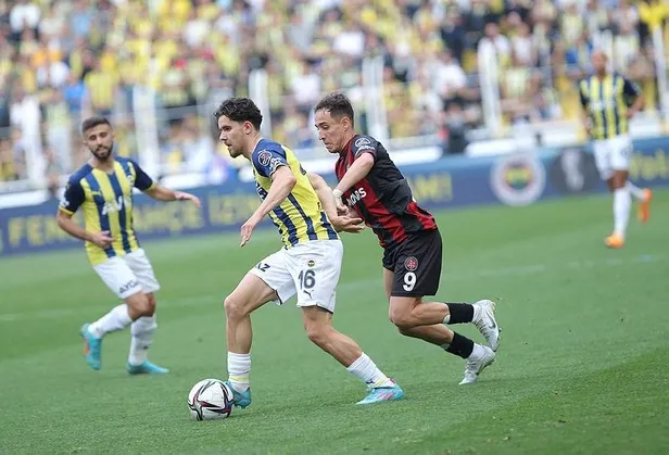 kanarya-gumruke-takildi-fenerbahce-0-0-karagumruk-mac-sonucu-ozet-1652637824990.jpeg Kanarya 'Gümrük'e takıldı! (Fenerbahçe 0-0 Karagümrük MAÇ SONUCU ÖZET)-7