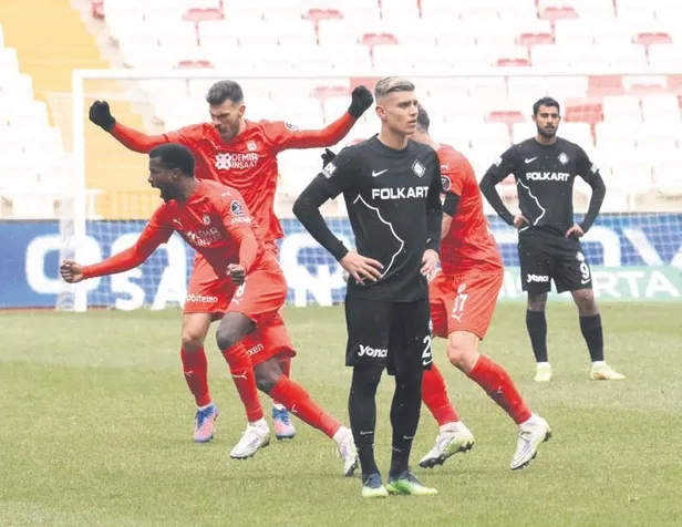 trabzonspor-8-haftada-9-puan-almasi-takdirde-sampiyonlugunu-ilan-edecek-1647821185390.jpeg Trabzonspor 8 haftada 9 puan alması takdirde şampiyonluğunu ilan edecek-3