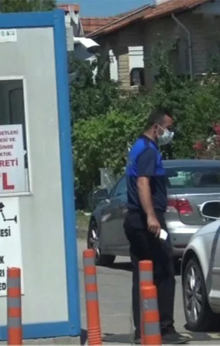 Bu mahalleye giriş parayla! Gelen şaşkına dönüyor