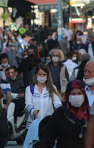 Koronavirüse rağmen akın akın geliyorlar! Adım atacak yer kalmadı