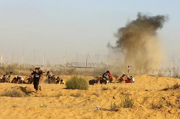 Son dakika: İsrail uçakları Gazze'yi vurdu