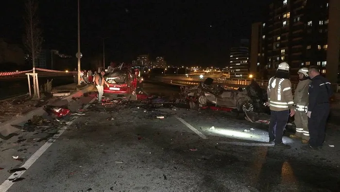 basaksehirde-feci-kaza-olu-ve-yarali-var-1704568989801.jpeg Başakşehir’de feci kaza! 4 kişi hayatını kaybetti-2