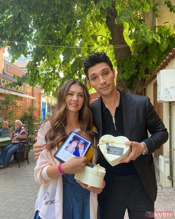 Burcu Özberk İlhan Şen'le sevgili mi sonunda konuştu 'İlhan'ı aradım dedim ki...' Derin göğüs dekoltesiyle nefes kesti - 6