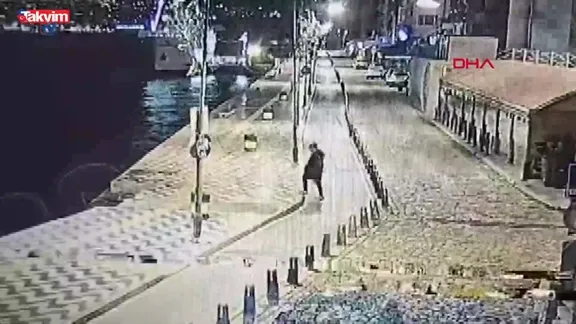 Kordon'da denize düşen adam öldü!