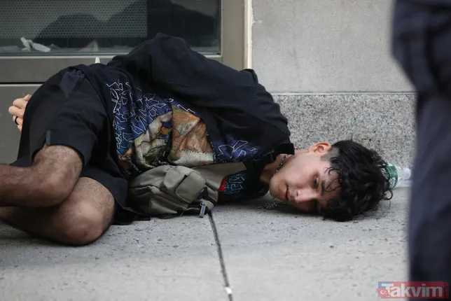 George Floyd'un öldürülmesinin ardından ABD'de polis şiddetine öfke dinmiyor: Polis karakolu ateşe verildi! Göstericiler ve polis saatlerce çatıştı