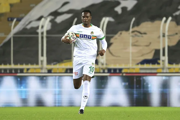 1625733105432.jpg SON DAKİKA! Alanyaspor'da Babacar şoku! Kalp spazmı geçirdi-4