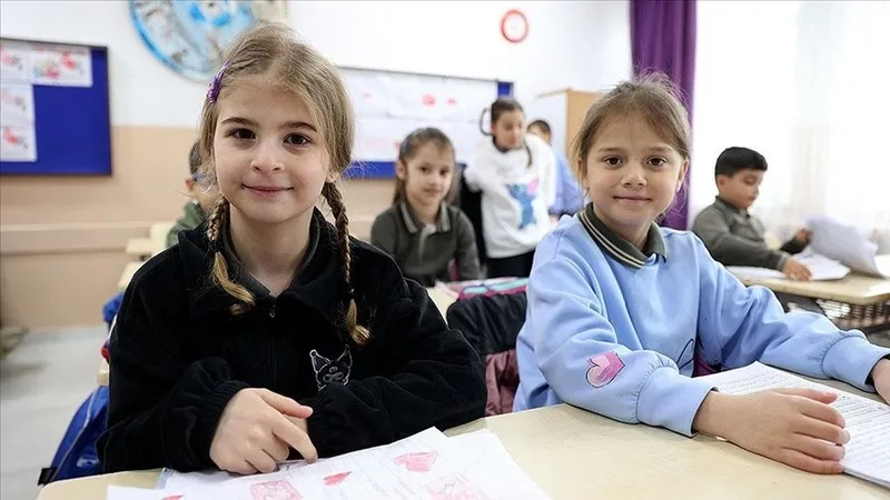 turkiye-genelinde-yarin-ilk-ders-finansal-okuryazarlik-1774260875681.jpeg Türkiye genelinde yarın ilk ders: Finansal okuryazarlık-3