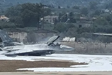 Yunanistan’da havada dehşet! F-16 savaş uçağında yangın: Zorunlu iniş yaptı
