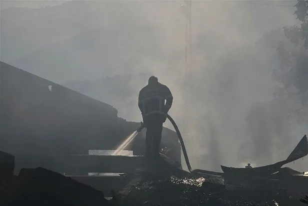 kastamonuda-cikan-yangin-sonucu-10-ev-kullanilamaz-hale-geldi-1694972467400.jpeg Kastamonu'da çıkan yangın sonucu 10 ev kullanılamaz hale geldi-5