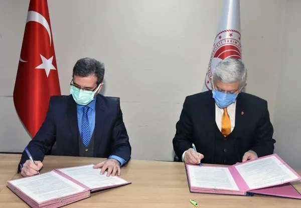 protokol-imzalandi-sahipli-kedi-ve-kopeklerin-kimliklendirilmesi-zorunlu-oluyor-1613655439850.jpg Protokol imzalandı! Sahipli kedi ve köpeklerin kimliklendirilmesi zorunlu oluyor-2