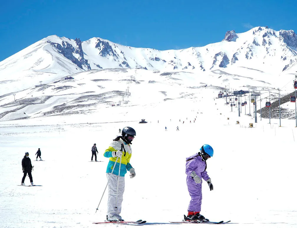 Erciyes’te hala kayıyorlar