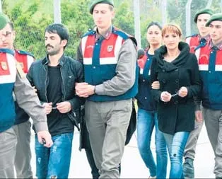 Nuran’ın ellerini küçük küçük parçalara ayırdım