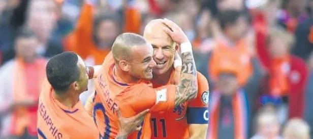 Lens Sneijder’i kutladı
