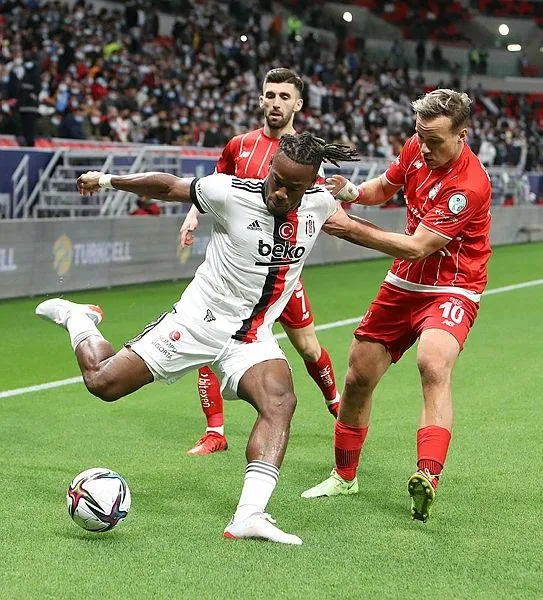 turkcell-super-kupa-besiktasin-besiktas-antalyaspor-maci-ozet-izle-1641415237277.jpeg