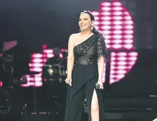 Bir Ebru Gündeş klasiği!