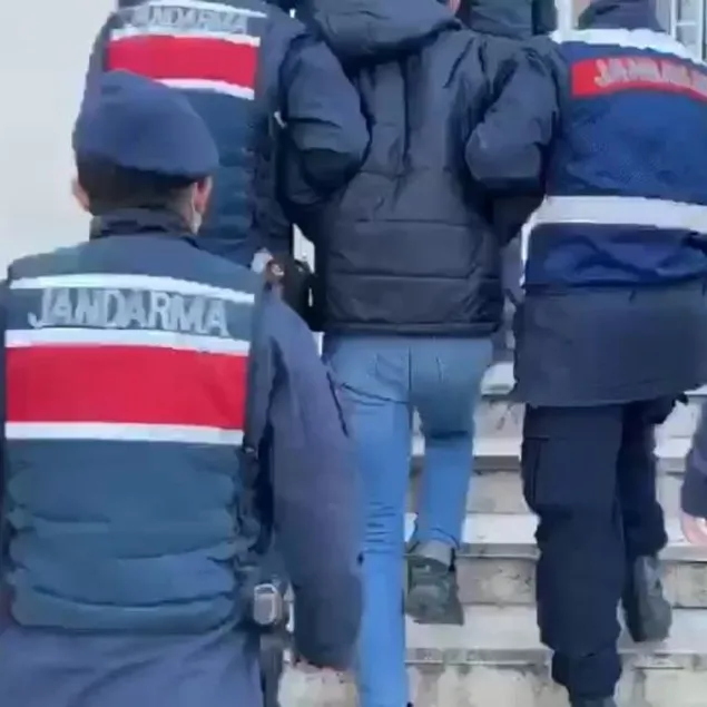 Yunanistan sınırında 17 terör örgütü üyesi yakalandı