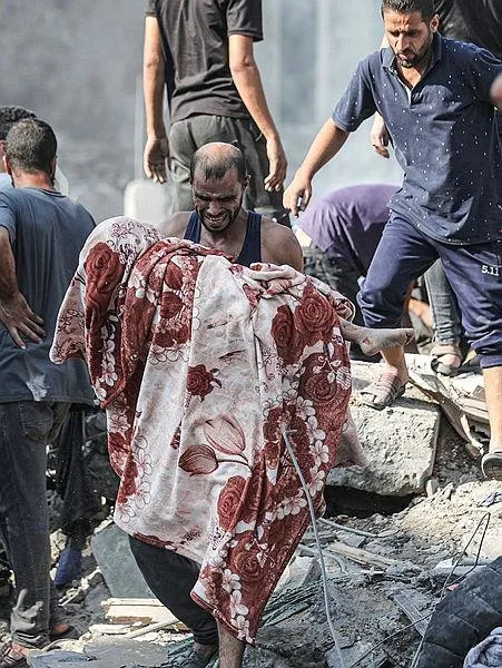 misirli-bassem-yousseften-abd-ve-avrupaya-israil-tepkisi-o-halde-siz-kendi-ulkenizi-teslim-edin-1698938131724.jpeg Mısırlı komedyen Bassem Youssef İsrail destekçilerine sert çıkıştı: O halde siz kendi ülkenizi teslim edin!-9