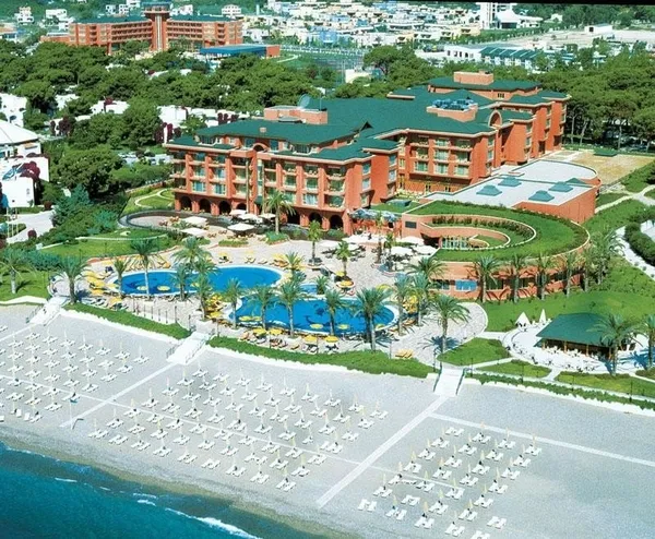 Ünlü iş adamı Haluk Ulusoy'un Kuşadası'ndaki 5 yıldızlı ünlü otel icradan satılacak! Haluk Ulusoy kimdir?-2