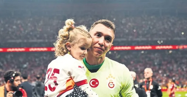 Aslan’ın efsane kalecisi Fernando Muslera için flaş iddia: Penarol Muslera’ya 1.5 yıllık teklif yapacak