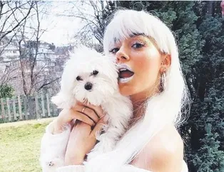 Anasının kızı pozları