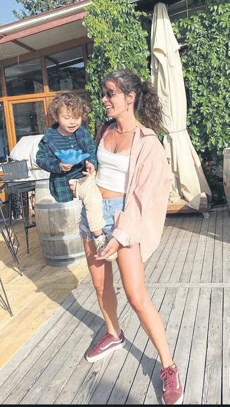 Özge Özpirinçci Marmaris’e kavuştu