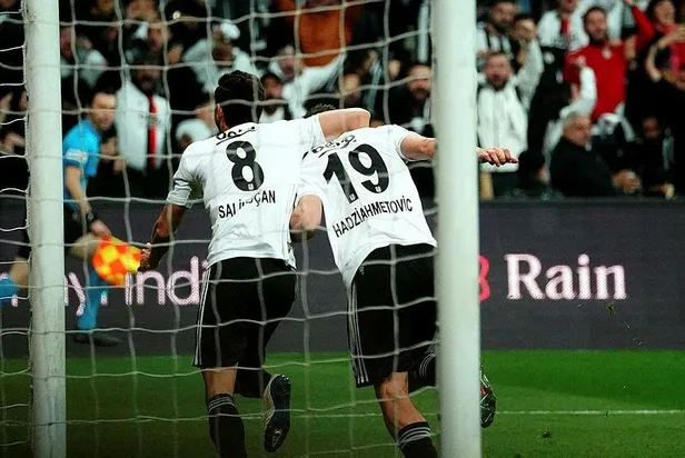 Beşiktaş Galatasaray'a karşı evinde üst üste 6. kez kazandı! Zirve'de kartları yeniden dağıttı-3