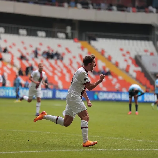 1674650479092.jpg Fabio Borini için karşı karşıya geldiler! Fenerbahçe ve Trabzonspor masaya oturuyor-8