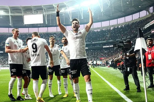 Beşiktaş Şenol Güneşle çıktığı ilk maçta Ümraniyespor'u 5-2 yendi