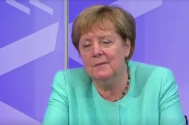 Almanya Başbakanı Angela Merkel çevrim içi toplantıda uyukladı