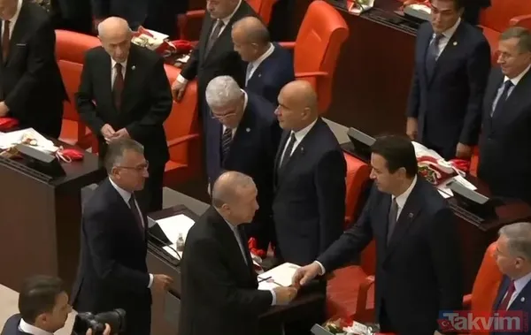 TBMM'de renkli anlar! Önce açılış sonra resepsiyon... Başkan Erdoğan'dan "biriz beraberiz" mesajı: Tek tek tokalaştı - 18