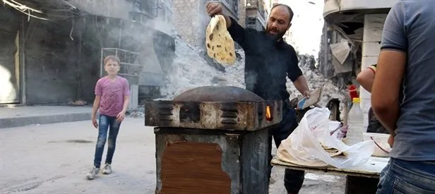 Halep’te 300 bin kişi için 3 fırın kaldı!