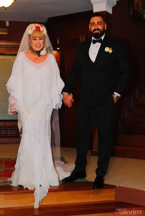 61 Yaşındaki Şarkıcı Zerrin Özer, Yaklaşık Üç Yıldır Birlikte Olduğu 34 Yaşındaki Murat Akıncı İle Geçtiğimiz Gün Dünyaevine Girdi. Düğün, Zerrin Özer'in...