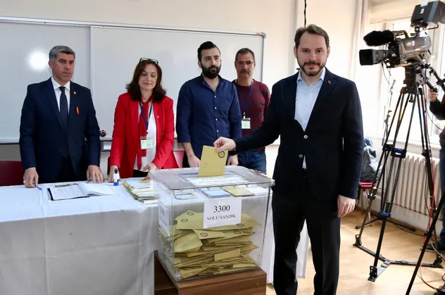 Bakan Albayrak oyunu kullandı