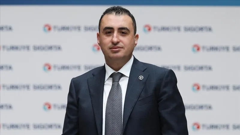 turkiye-sigorta-ve-turk-kizilaydan-gazzeye-destek-gazzeye-ulasan-her-bir-koli-bir-umut-mesajidir-1767096322676.jpeg Türkiye Sigorta Genel Müdürü Taha Çakmak