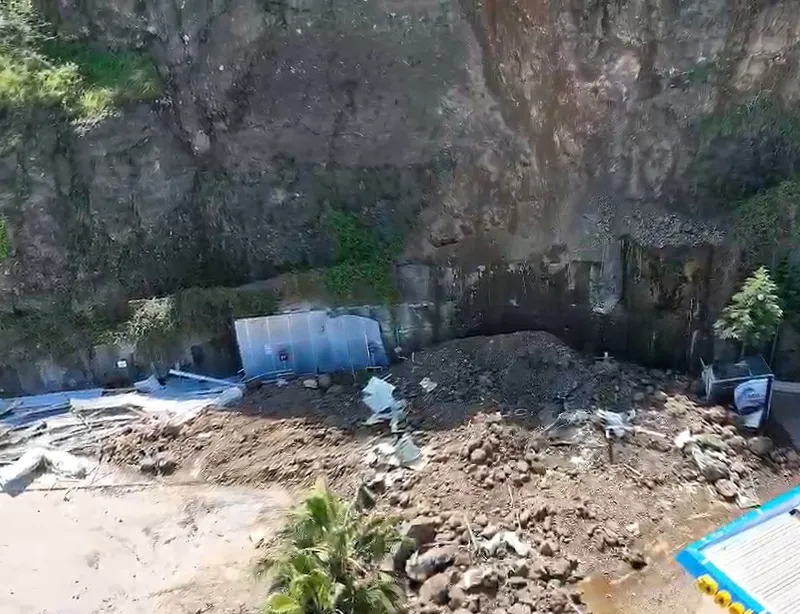 Akaryakıt istasyonunda heyelan (DHA)