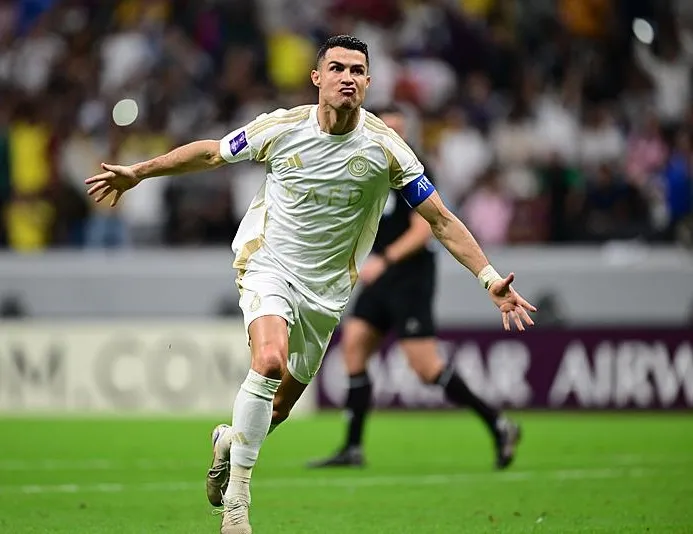 Antrenmanı durdurup namaz kılın diyor