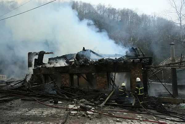 1584281714137.jpg Kocaeli'de korkutan yangın! Kullanılamaz hale döndü-1