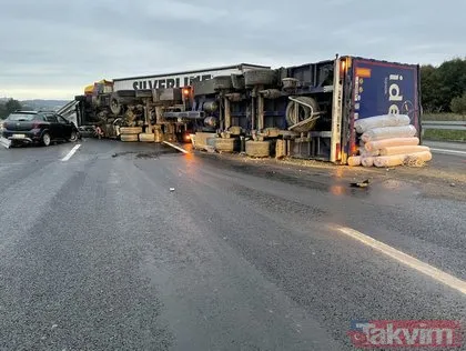 Kuzey Marmara Otoyolu’nda kamyon devrildi! Yol ulaşıma kapandı
