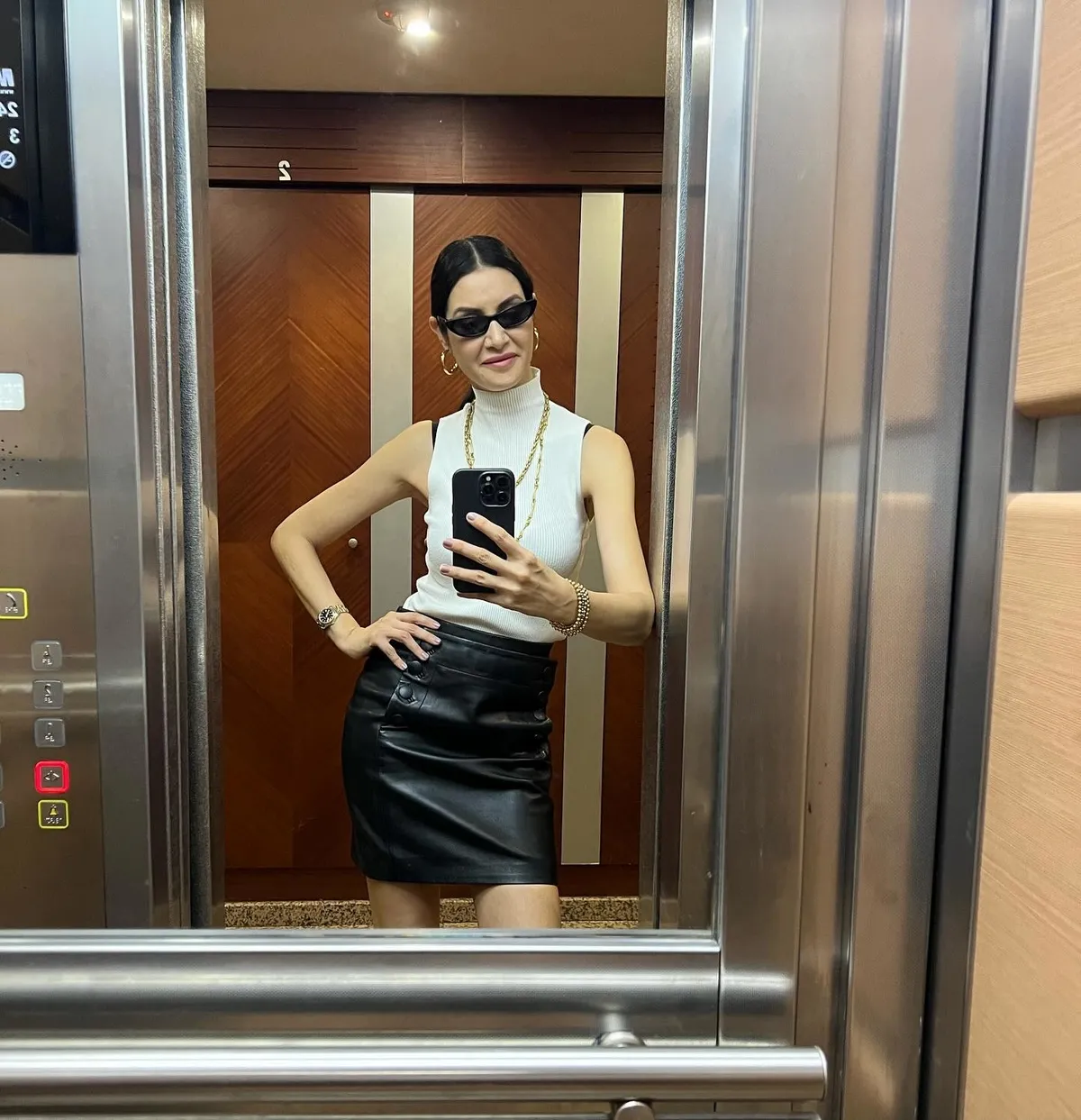 ahu-yagtu-12-yas-kucuk-sevgilisi-bora-cengiz-ile-sarmas-dolas-paylasti-1777038355459.jpg 12 yaş farkı unutturan aşk! Ahu Yağtu ile Bora Cengiz sarmaş dolaş...-2