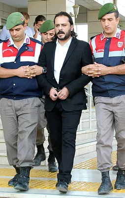 Emrah Serbes'i kaza tutanağı yalanlıyor!