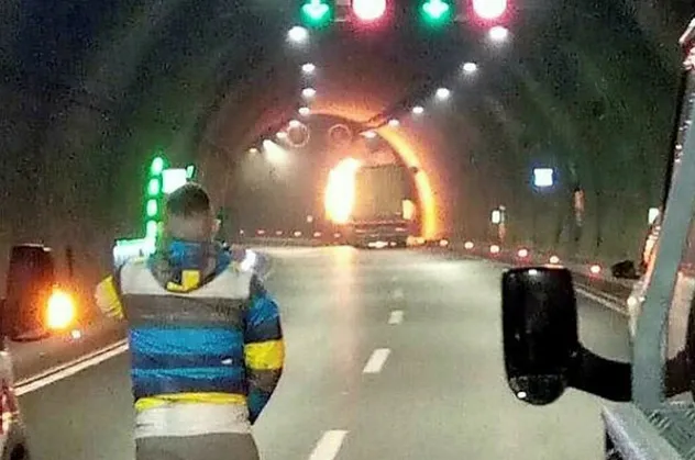 Sabuncubeli Tüneli yangın nedeniyle ulaşıma kapatıldı