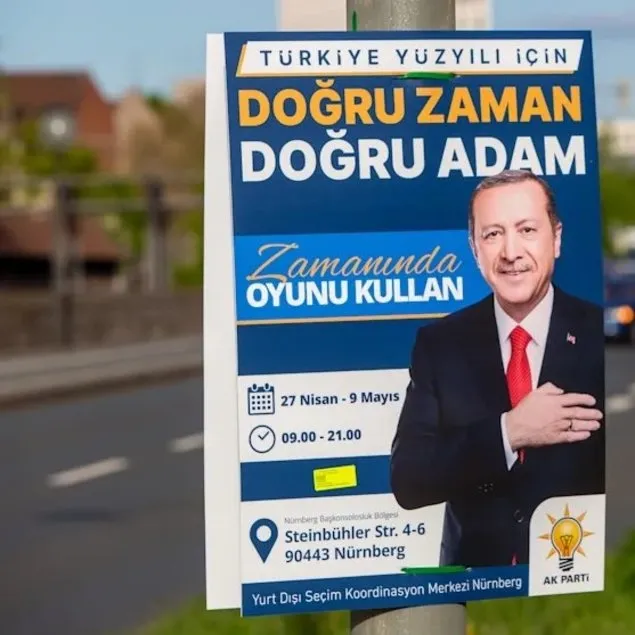Teröristler istedi Almanya Erdoğan’ın afişlerini indirdi