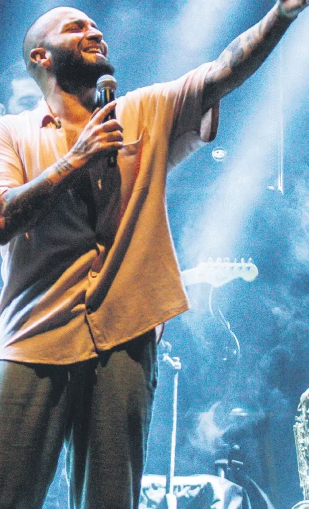 mikanosta-20-bin-euroya-ev-tutmuslardi-serenay-sarikaya-ile-umut-evirgen-tatilcilere-fena-yakalandi-1657480307368.jpeg Mikanos'ta 20 bin Euro'ya ev tutmuşlardı! Serenay Sarıkaya ile Umut Evirgen tatilcilere fena yakalandı-10