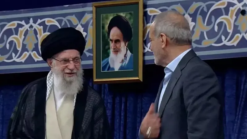 pezeskiyan-hamaney-icin-intikam-dedi-kan-dokmek-gorevimiz-ve-mesru-hakkimiz-1772364518005.jpeg Pezeşkiyan "Hamaney için intikam" dedi: Kan dökmek görevimiz ve meşru hakkımız-2