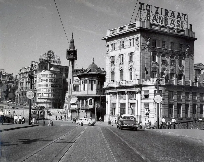 parcalari-hala-bogazin-dibinde-karakoyun-yikilan-camisi-yeniden-yukseliyor-1777549564483.jpg Parçaları hala boğazın dibinde: Karaköy’ün yıkılan camisi yeniden yükseliyor-5