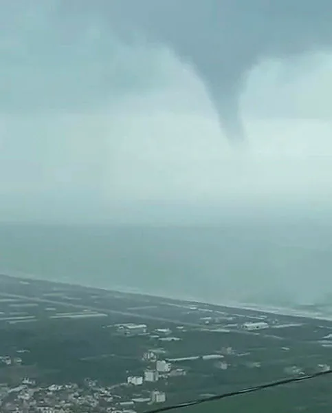 Hatay'da şaşkına çeviren olay! Peş peşe 8 hortum-1