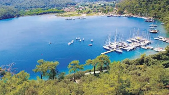 ugur-bozuldu-1594860675249.jpg Lüks otelde tonoz krizi! Uğur Akkuş ikna olmayınca ortalık karıştı...-3