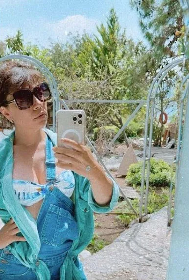 Yeşim Ceren Bozoğlu verdikçe veriyor mayolu pozlarını peş peşe paylaşıyor! Kuruluş Osman'ın Hazal Hatun'u eridi bitti-9